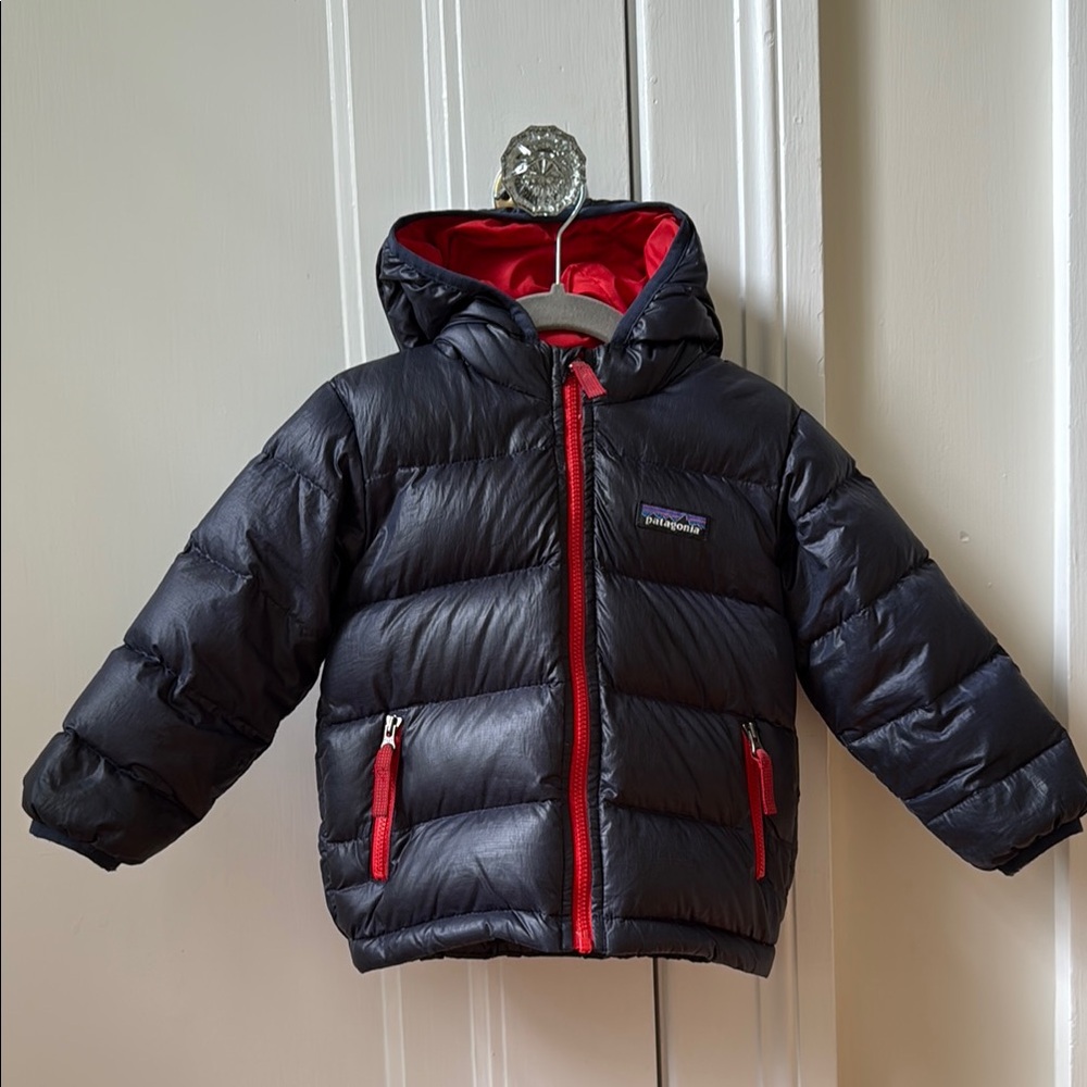 LIKE NEW Patagonia Hi-Loft Down Puffer Coat; Navy and Red; size 12-18 Months